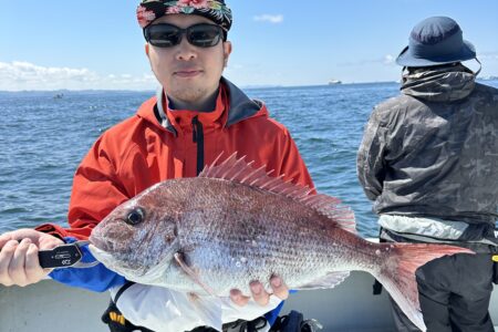 マダイ3キロ浮上！！